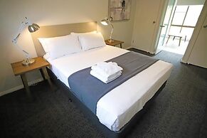 Eastend Studio Apartments