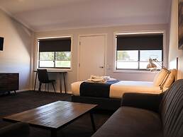 Eastend Studio Apartments