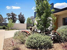 Eastend Studio Apartments