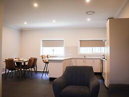 Eastend Studio Apartments