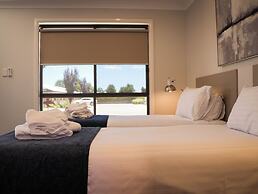 Eastend Studio Apartments