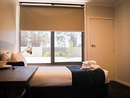 Eastend Studio Apartments