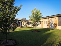 Eastend Studio Apartments