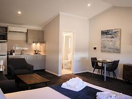 Eastend Studio Apartments