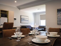 Eastend Studio Apartments