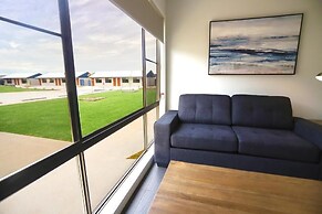 Eastend Studio Apartments