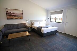 Eastend Studio Apartments