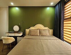 Green Bay Garden by Pi's