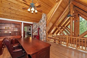 Timber Lodge HUGE Log Cabin with Hot Tub