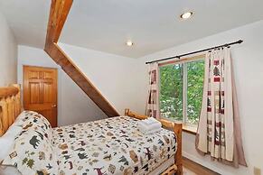 Timber Lodge HUGE Log Cabin with Hot Tub