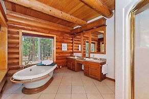 Timber Lodge HUGE Log Cabin with Hot Tub