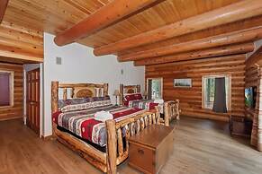 Timber Lodge HUGE Log Cabin with Hot Tub