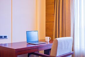 Eternal Oasis by Alaya Stays