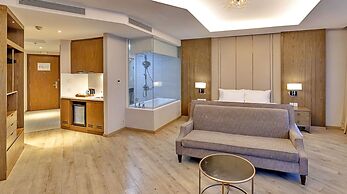 S79 Business Suite Panorama Residence