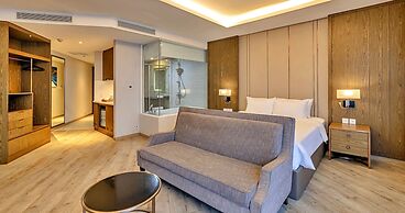 S79 Business Suite Panorama Residence