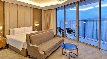 S79 Business Suite Panorama Residence