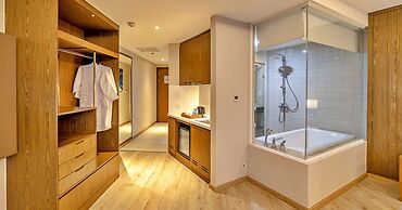 S79 Business Suite Panorama Residence