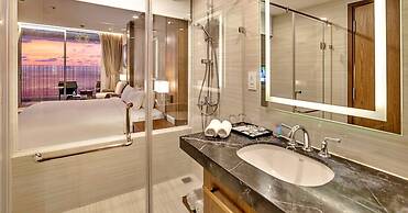 S79 Business Suite Panorama Residence