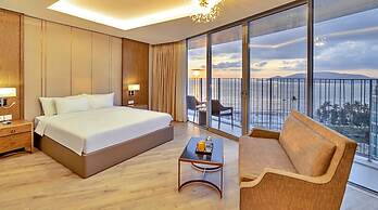 S79 Business Suite Panorama Residence