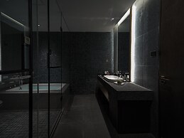 Mangshu Taotangzhiqiu Seaview Hotel