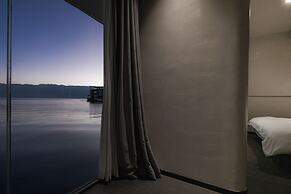 Mangshu Taotangzhiqiu Seaview Hotel