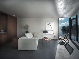 Mangshu Taotangzhiqiu Seaview Hotel