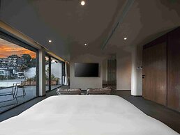 Mangshu Taotangzhiqiu Seaview Hotel