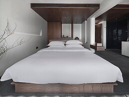 Mangshu Taotangzhiqiu Seaview Hotel