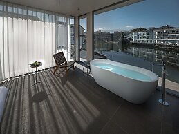 Mangshu Taotangzhiqiu Seaview Hotel