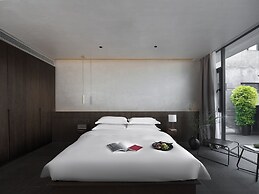 Mangshu Taotangzhiqiu Seaview Hotel