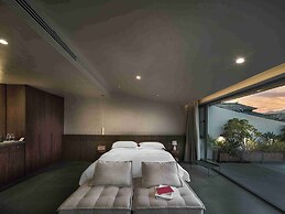 Mangshu Taotangzhiqiu Seaview Hotel