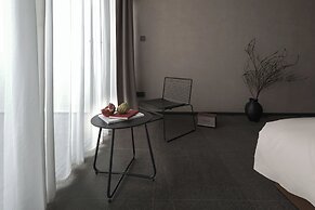 Mangshu Taotangzhiqiu Seaview Hotel