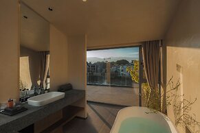 Mangshu Taotangzhiqiu Seaview Hotel