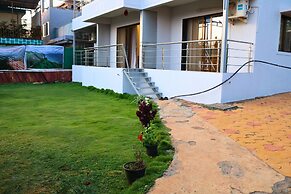 Melody 24 East Resort