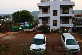 Melody 24 East Resort