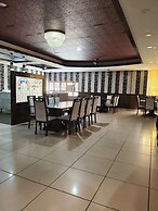 Park Square Hotel And Banquet