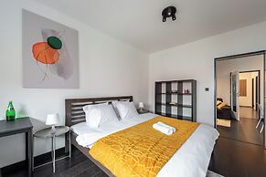 Stylish 3-bedroom apartment with balcony