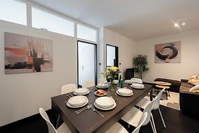 Stylish 3-bedroom apartment with balcony