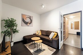 Stylish 3-bedroom apartment with balcony