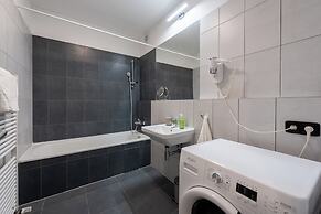 Stylish 3-bedroom apartment with balcony
