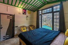 The Hosteller Mussoorie By The Streamside, Kempty