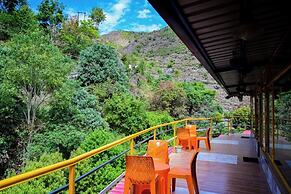 The Hosteller Mussoorie By The Streamside, Kempty