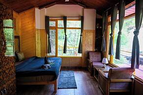The Hosteller Mussoorie By The Streamside, Kempty