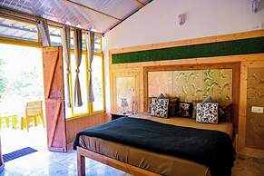 The Hosteller Mussoorie By The Streamside, Kempty