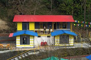 The Hosteller Mussoorie By The Streamside, Kempty