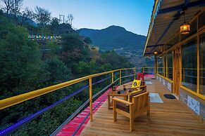 The Hosteller Mussoorie By The Streamside, Kempty