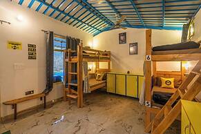 The Hosteller Mussoorie By The Streamside, Kempty