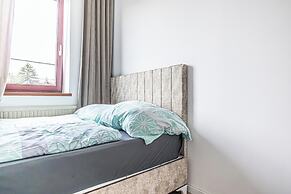 Cozy House  Terrace &Garden  Sleeps 34