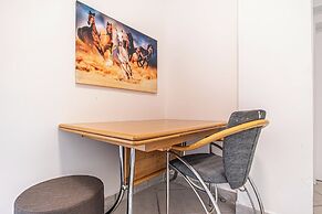 Cozy House  Terrace &Garden  Sleeps 34