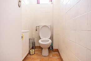 Cozy House  Terrace &Garden  Sleeps 34